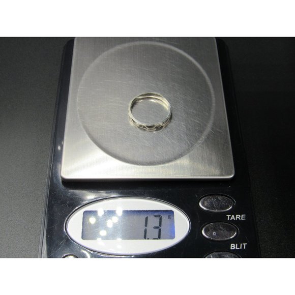 Size 5 Sterling Silver Petite Cool Textured Pattern Band Ring - Picture 7 of 7